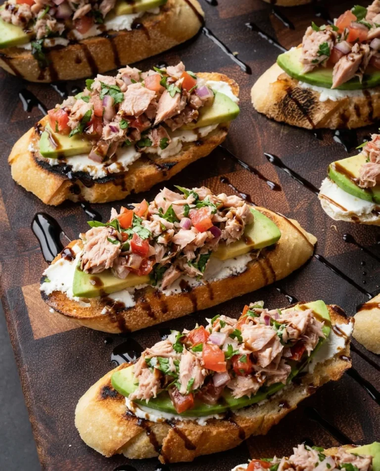 BRUSCHETTAS DE ATÚN CON PICO DE GALLO